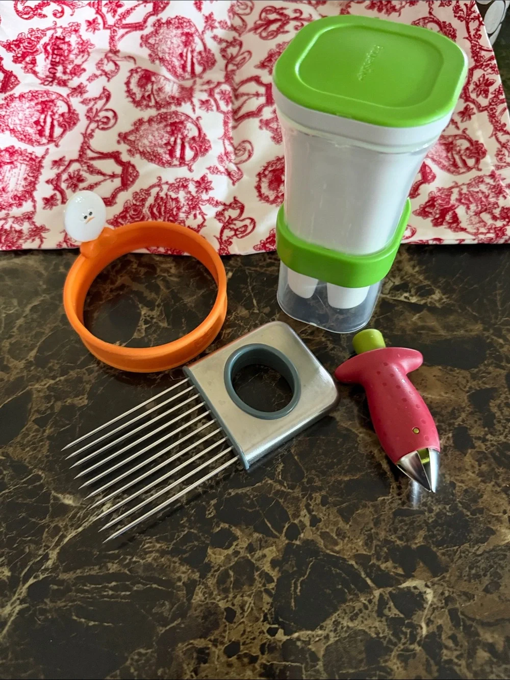 Five Assorted Kitchen Gadgets - Green, Orange & Red